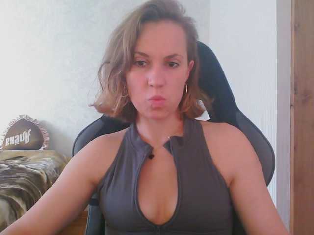 Aloonaa live cam on BongaCams