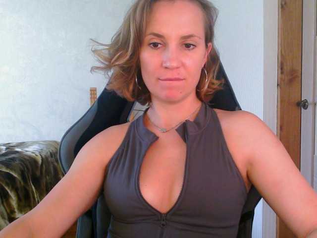 Aloonaa live cam on BongaCams