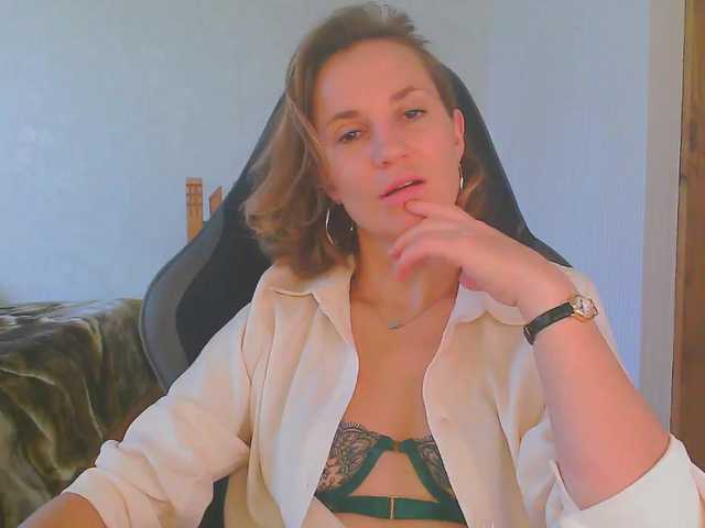 Aloonaa live cam on BongaCams