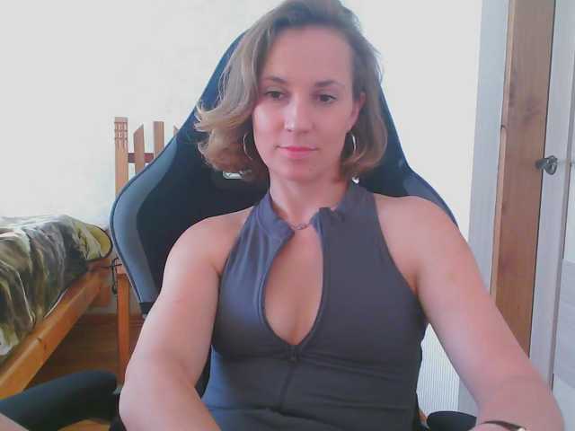 Aloonaa live cam on BongaCams