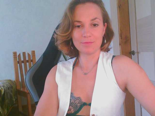 Aloonaa live cam on BongaCams