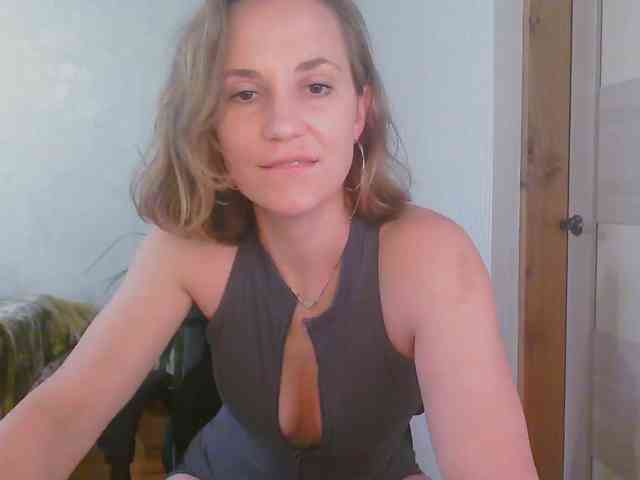 Aloonaa's webcam live show