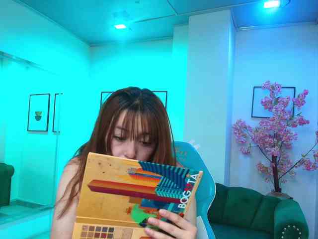 Aura-dolly webcam