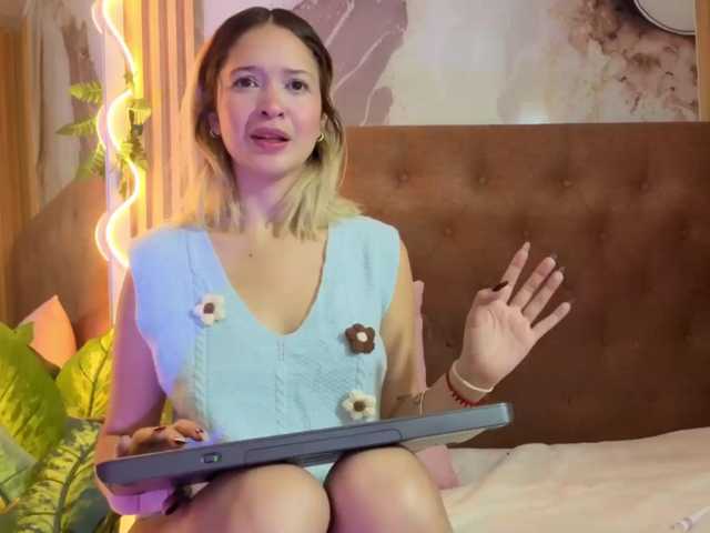 Sofiapalmer-tay live cam on BongaCams