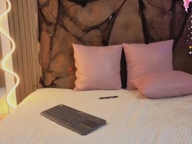 Sofiapalmer-tay live cam on BongaCams