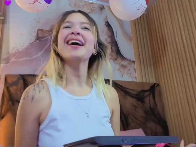 Sofiapalmer-tay live cam on BongaCams