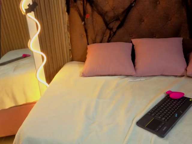 Sofiapalmer-tay live cam on BongaCams