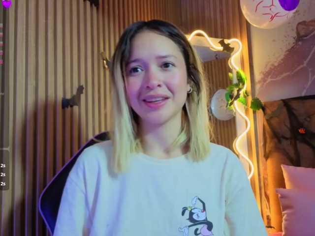 Sofiapalmer-tay live cam on BongaCams