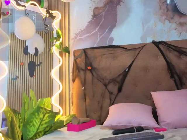 Sofiapalmer-tay live cam on BongaCams