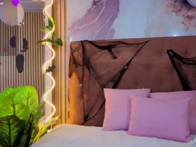 Sofiapalmer-tay live cam on BongaCams