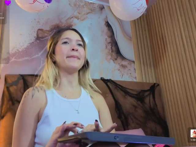 Sofiapalmer-tay live cam on BongaCams
