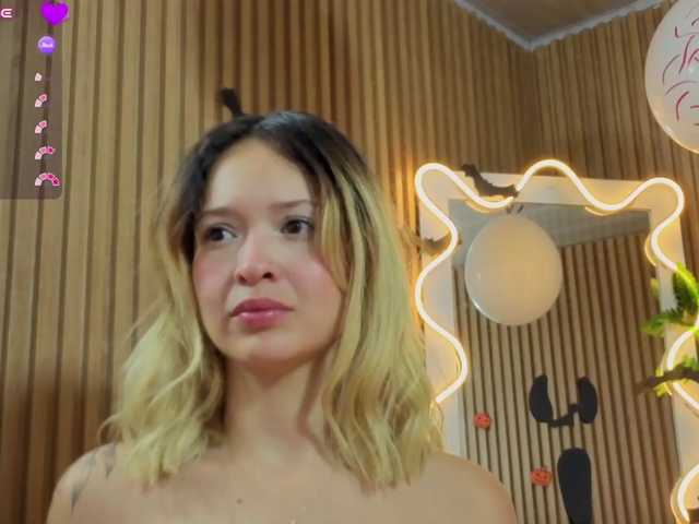 Sofiapalmer-tay live cam on BongaCams