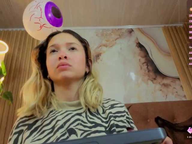 Sofiapalmer-tay live cam on BongaCams