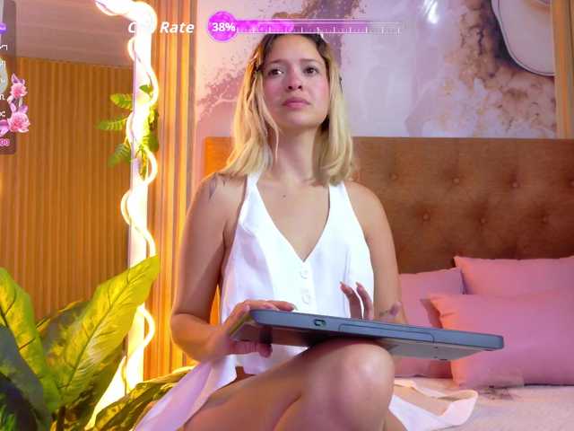 Sofiapalmer-tay live cam on BongaCams