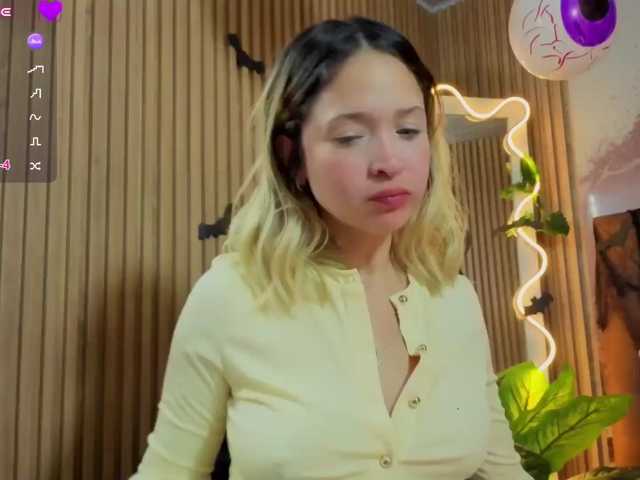 Sofiapalmer-tay live cam on BongaCams