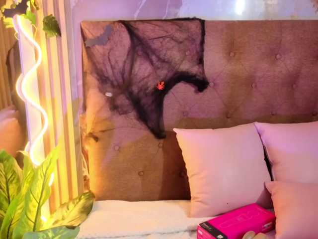 Sofiapalmer-tay live cam on BongaCams