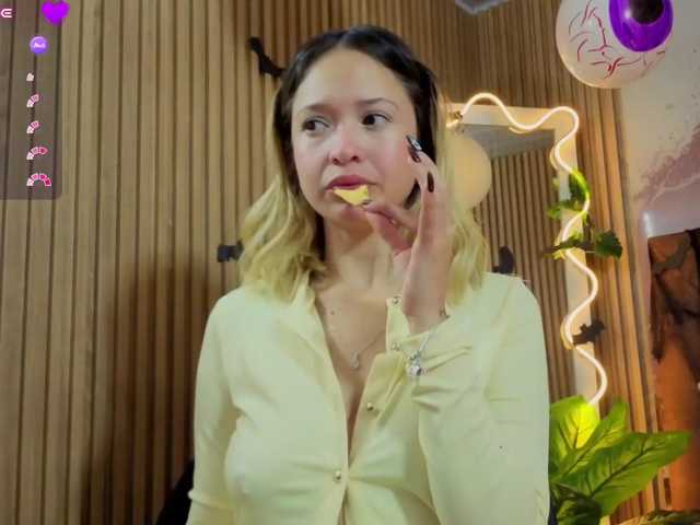 Sofiapalmer-tay live cam on BongaCams