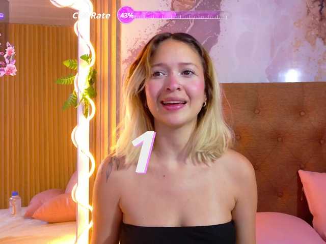Sofiapalmer-tay live cam on BongaCams
