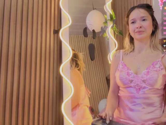 Sofiapalmer-tay live cam on BongaCams