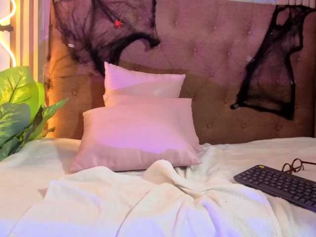 Sofiapalmer-tay live cam on BongaCams