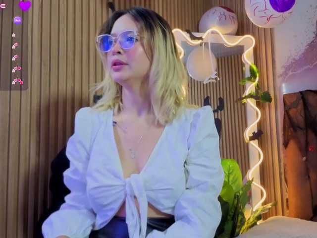 Sofiapalmer-tay live cam on BongaCams