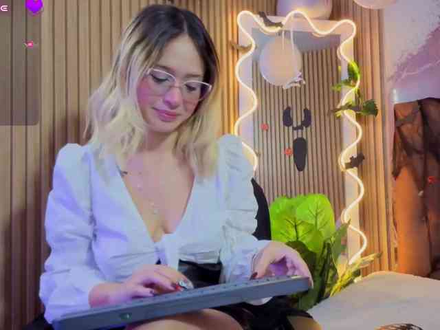 Sofiapalmer-tay