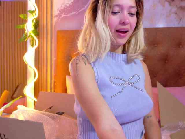 Sofiapalmer-tay