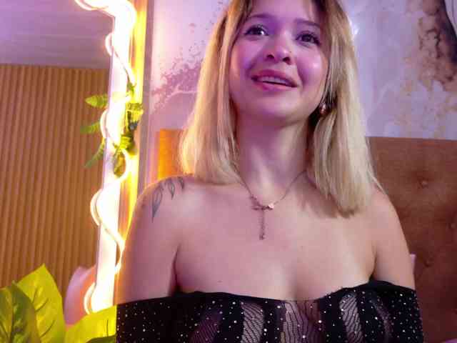 Sofiapalmer-tay webcam