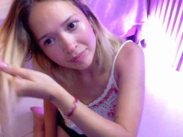 Sofiapalmer-tay webcam