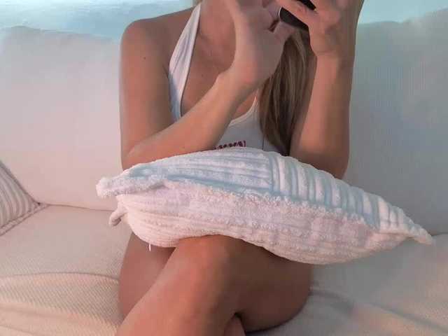 Alinnaa live cam on BongaCams