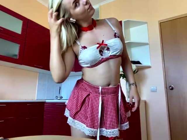 Skarlet-kat live cam on BongaCams