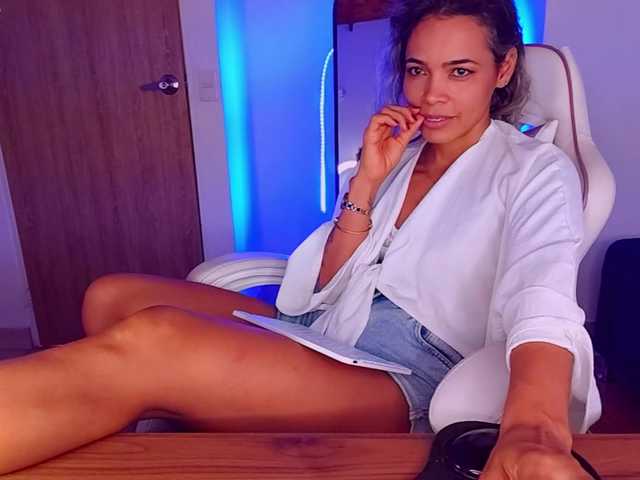 SashaKlein-xo live cam on BongaCams