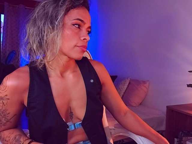 SashaKlein-xo live cam on BongaCams