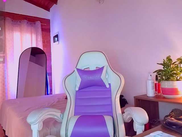 SashaKlein-xo live cam on BongaCams
