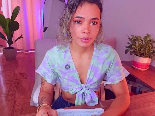 SashaKlein-xo live cam on BongaCams