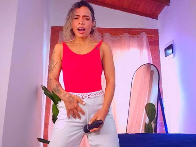 SashaKlein-xo live cam on BongaCams