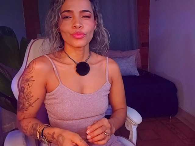 SashaKlein-xo live cam on BongaCams