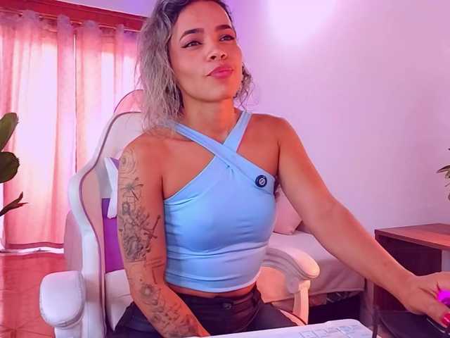 SashaKlein-xo live cam on BongaCams