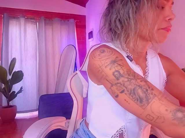 SashaKlein-xo live cam on BongaCams