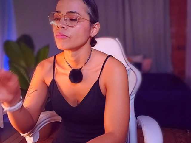 SashaKlein-xo live cam on BongaCams