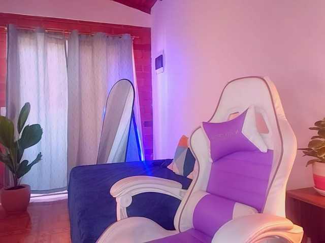 SashaKlein-xo live cam on BongaCams