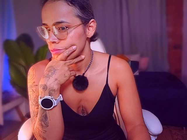 SashaKlein-xo live cam on BongaCams