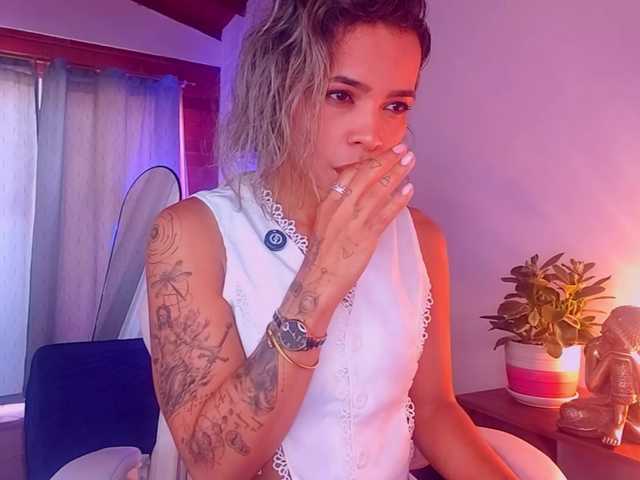 SashaKlein-xo live cam on BongaCams