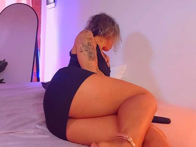 SashaKlein-xo live cam on BongaCams