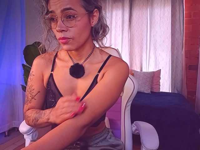 SashaKlein-xo live cam on BongaCams