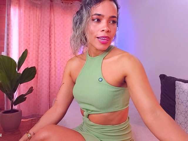SashaKleinOF live cam preview