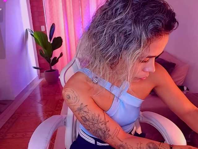 SashaKlein-xo live cam on BongaCams
