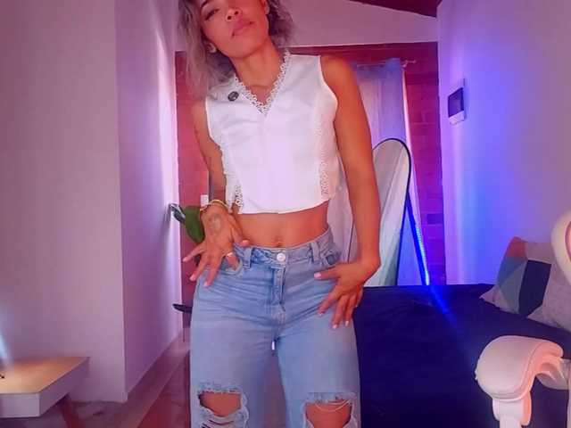SashaKlein-xo live cam on BongaCams