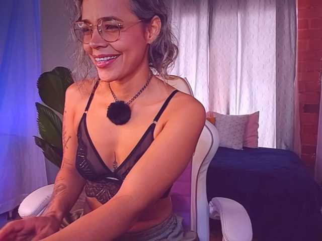 SashaKlein-xo live cam on BongaCams
