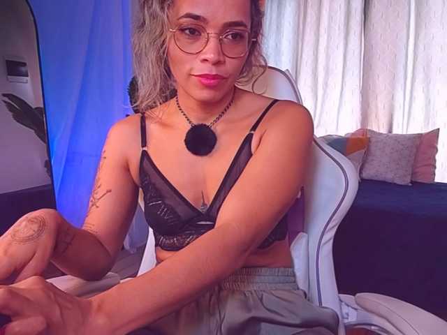 SashaKlein-xo live cam on BongaCams